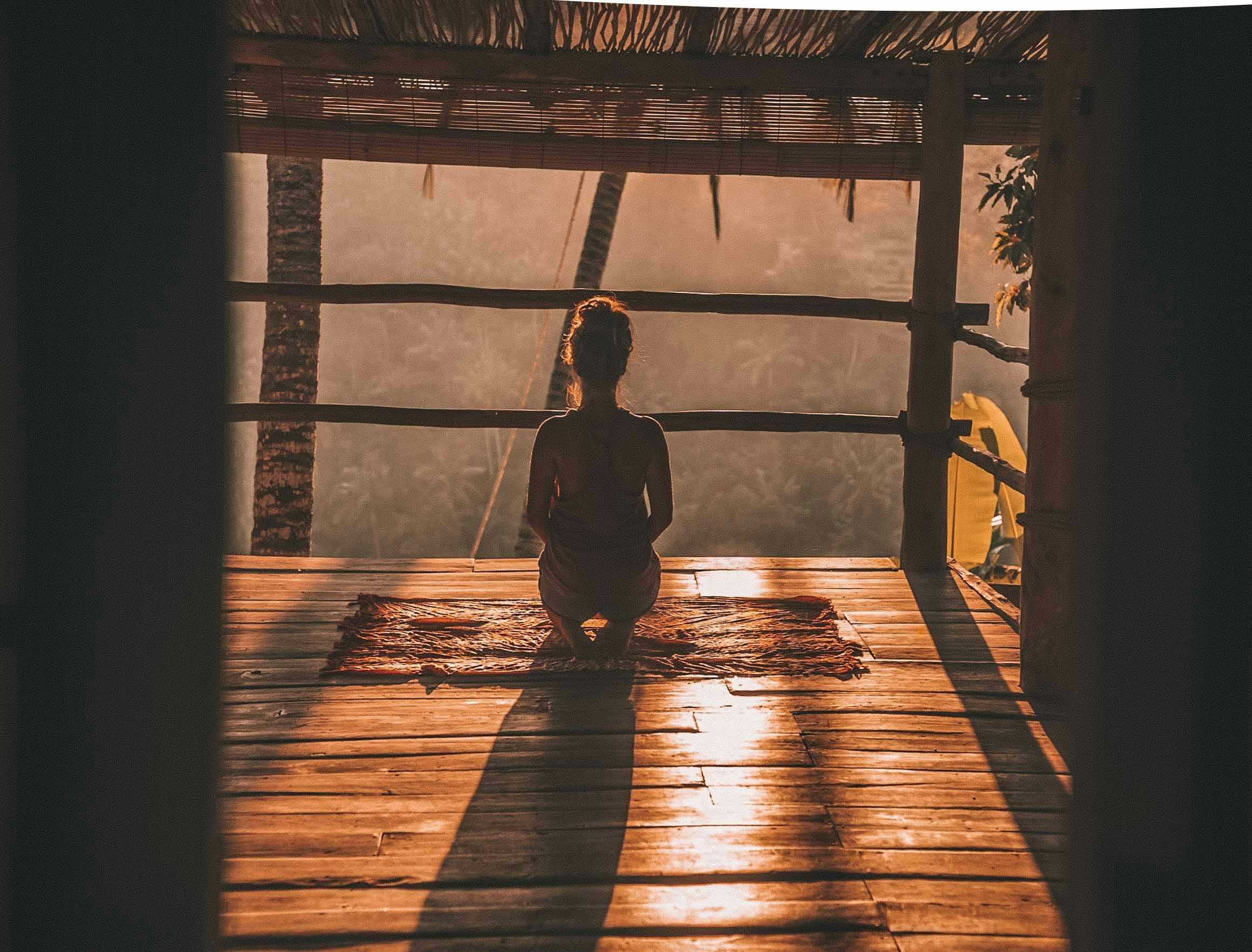 Comparison table highlighting top tips for effective breathing retraining including consistency, patience, and mindful practice